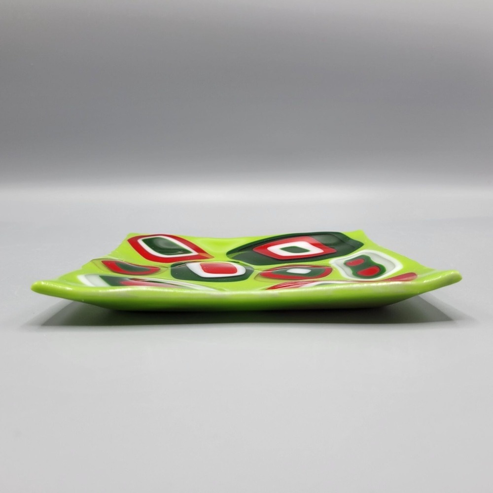 Colorful Fused Glass Decorative Plate Green Red White Geometric Pattern 6" - Picture 3 of 5